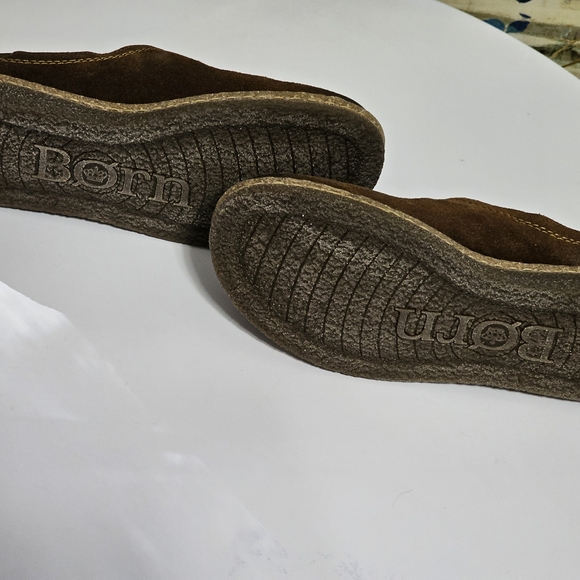 Born Seana Distressed clogs - Picture 8 of 16